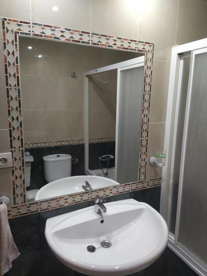 Apartamento 3 Dormitorios Frente A Hospital De Traumatologia Granada Kültér fotó
