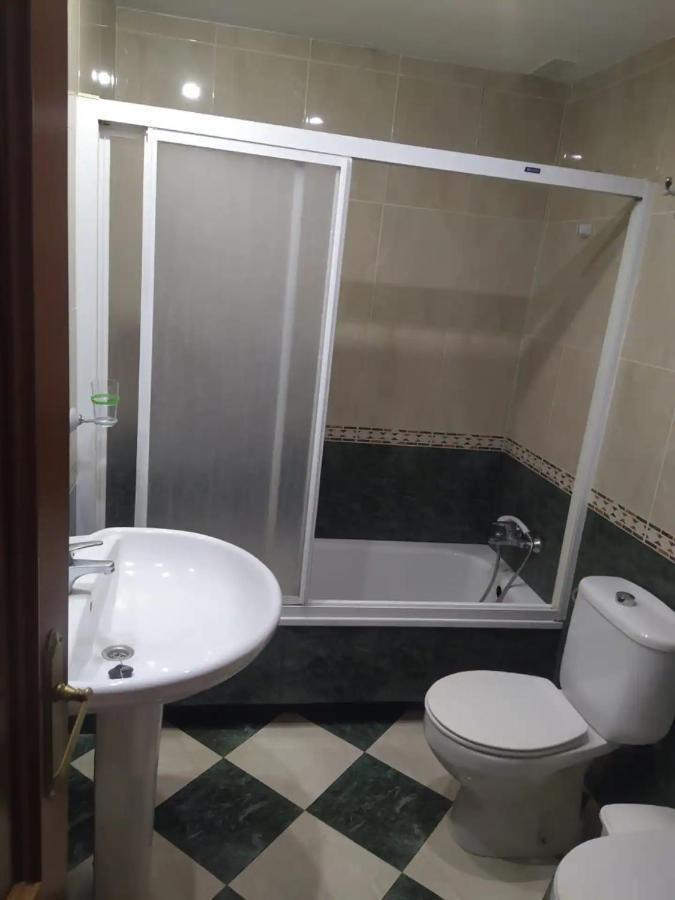 Apartamento 3 Dormitorios Frente A Hospital De Traumatologia Granada Kültér fotó