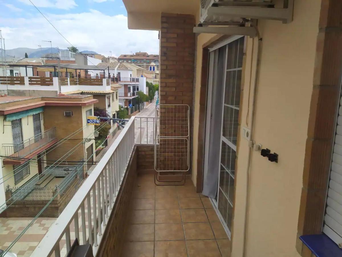Apartamento 3 Dormitorios Frente A Hospital De Traumatologia Granada Kültér fotó